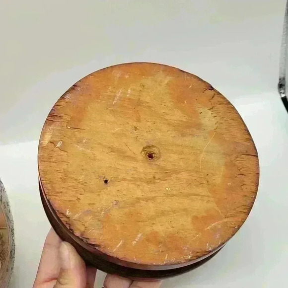 COPY - Beautiful Large Porcelain Satsuma Stamped Egg, Wooden stand Geisha Gilt … - Picture 11 of 14